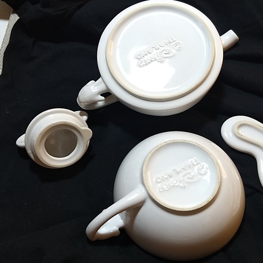 Disney Thailand Mickey mouse cup teapot and saucer - Picture 7 of 7